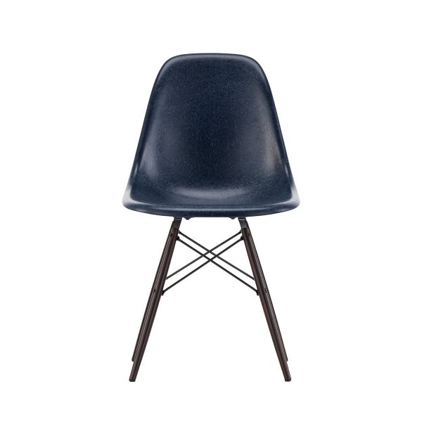Eames Fiberglass Side Chair DSW – navy blue/dark maple